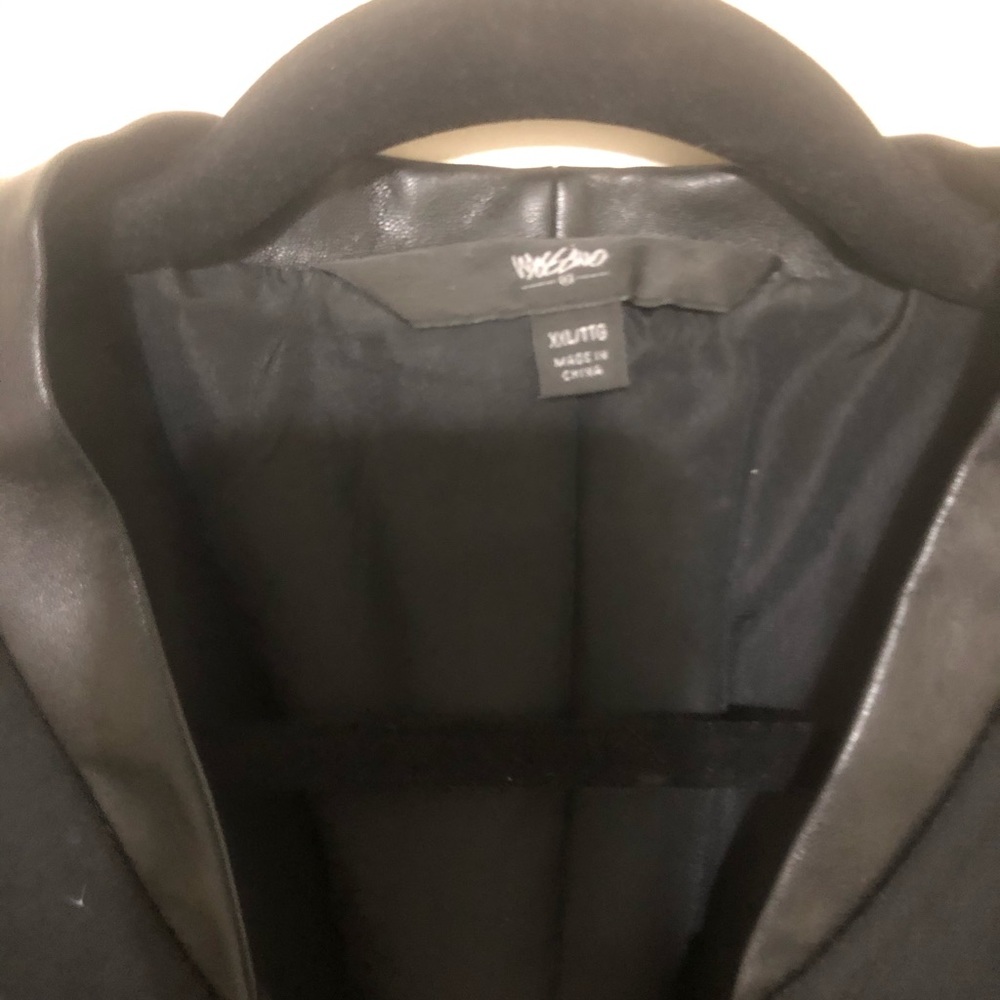 Jacket - Picture 3 of 4